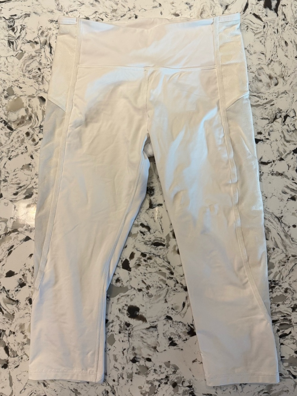 🏃‍♀️ LULULEMON
 Mesh-Panel (lace-like) High-Rise Cropped Leggings
Crisp White